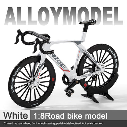Realistic 1:8 Alloy Bicycle Model with Rotating Pedals & Steering Front Wheel