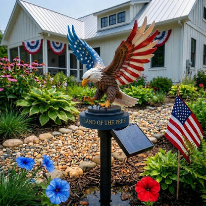 🦅 Solar Eagle Garden Light – A Glowing Tribute to American Freedom