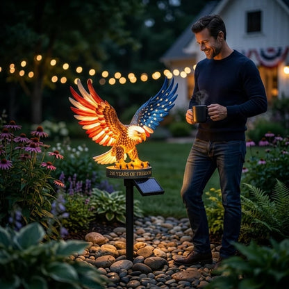 🦅 Solar Eagle Garden Light – A Glowing Tribute to American Freedom