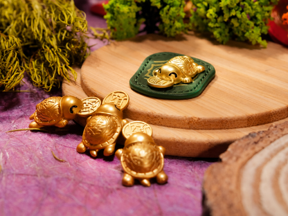 2026 Golden Turtle Charm – Bites onto Luck, Never Lets Go