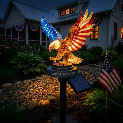 🦅 Solar Eagle Garden Light – A Glowing Tribute to American Freedom