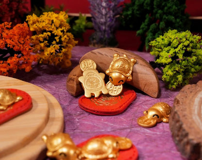 🐢2026 Golden Turtle Charm – Bites onto Luck, Never Lets Go