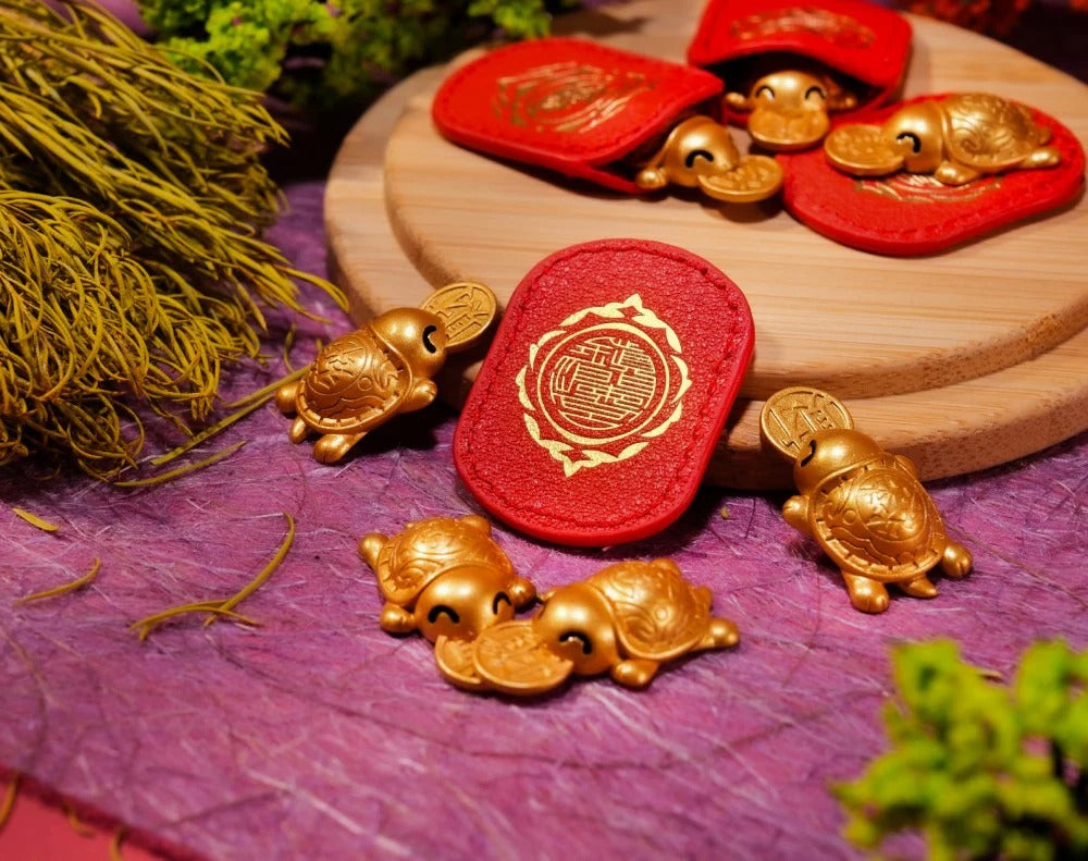 🐢2026 Golden Turtle Charm – Bites onto Luck, Never Lets Go